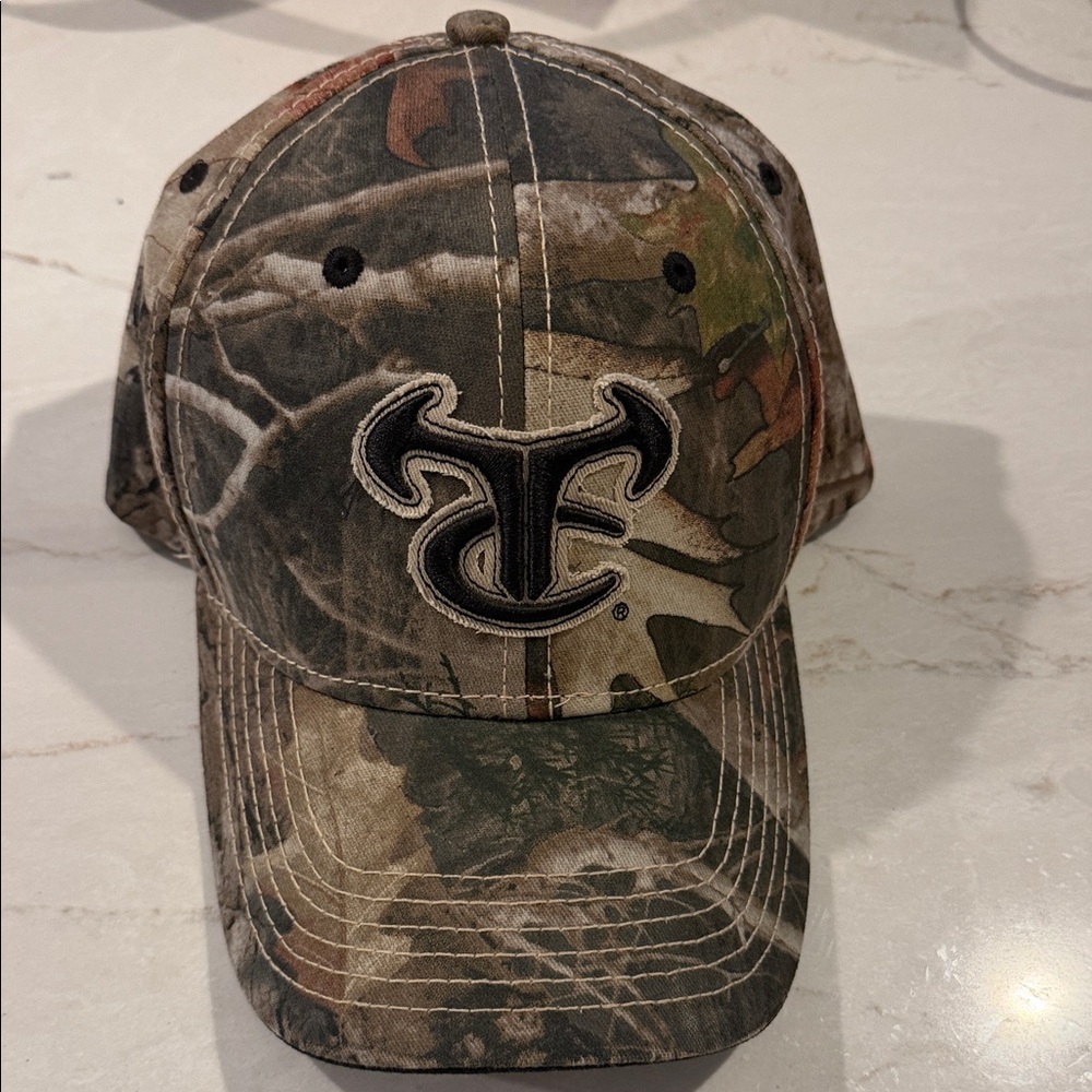 H3 Camo Baseball Cap with Embroidered 'T' Logo